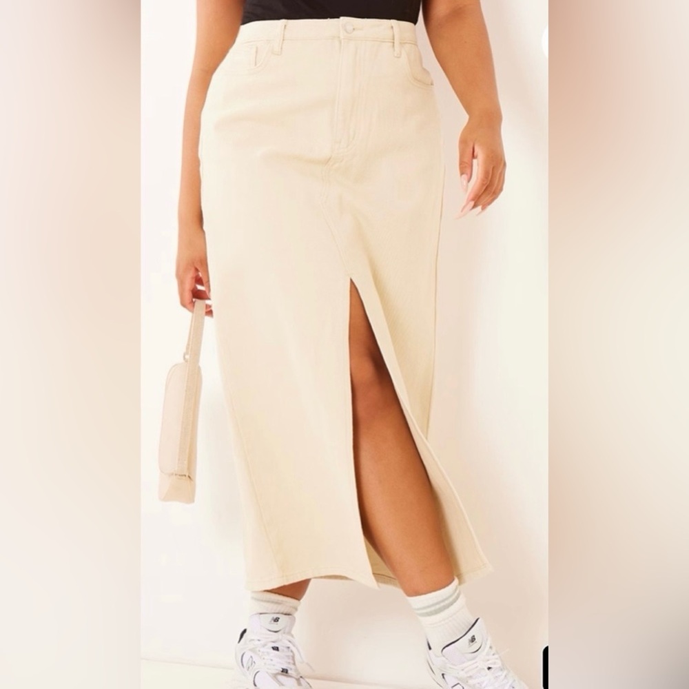 Brand NWOT Plus size pretty little thing off white cream denim maxi skirt